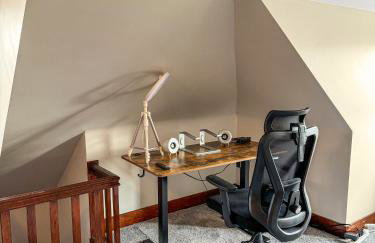 Family & Pet-Friendly Home with Fenced Yard & Office - Foto 17