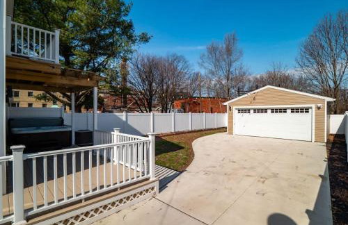 Hot Tub N64 Mins to Downtown Sleeps 8 - Foto 57