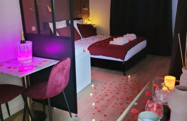 Nuit d'évasion love room avec baignoire balnéothérapie - Foto 3