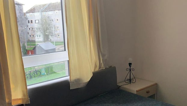 2 Bed Flat - Sleeps 4 - Parking - Wifi - Foto 3, Habitación