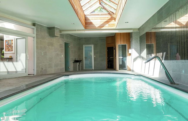 Villa Stay With Pool & Sauna - Foto 32