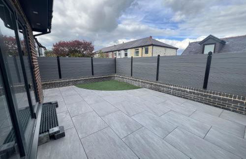 Whole house -Sleeps4-Parking-Garden-BikingHiking - Foto 22