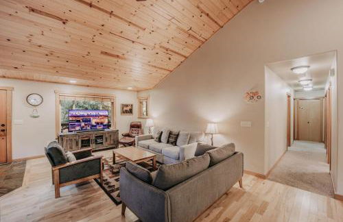 Glacier Springs Cabin 65 - Hot Tub - Wi-Fi - Foto 8