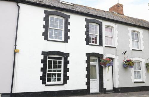 No 9, Watchet - Photo 1