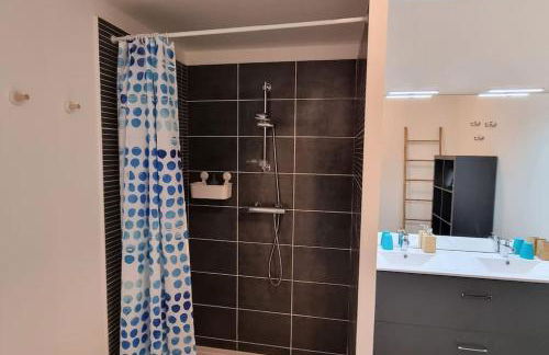 LE SEGRETO, Appt Neuf dans résidence de Standing, Superbe Déco, Centre, 2 Parkings Privés, Climatisation - Foto 9