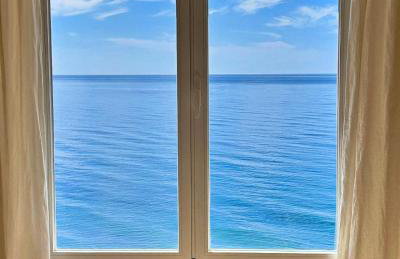 Modern beachfront apartment 2 Bdrm , incredible views - Foto 1