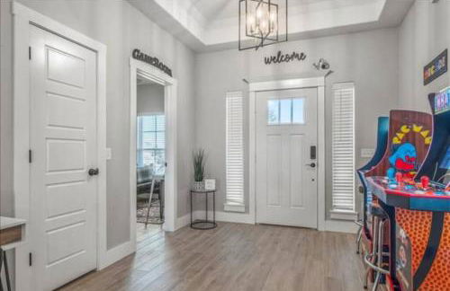 Just Like Home #6: Norman: It's Game Time (campus) - Foto 43