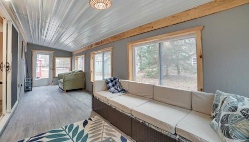 Scenic Evans Hideaway Steps to Lake Huron! - Foto 2