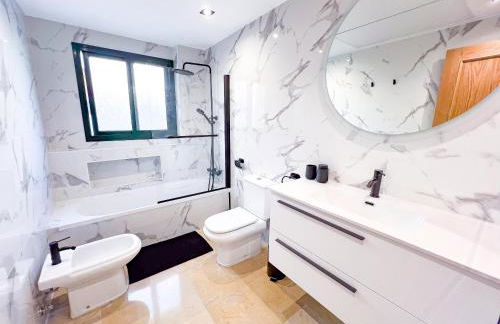 Apartment in San Pedro de Alcántara-Marbella with private parking - Photo 25