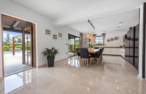 4 Bedroom Lovely Home In Labin - Photo 25