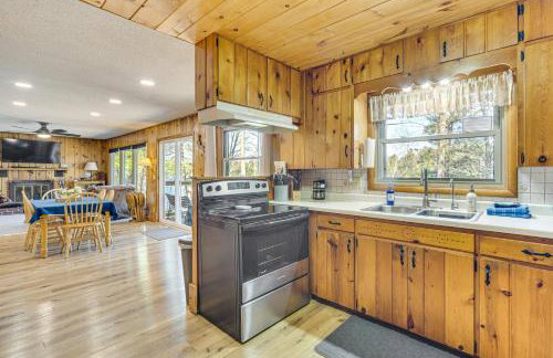 Beautiful Chetek Home with Prairie Lake Access! - Foto 10