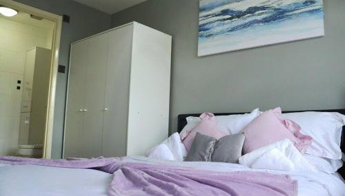 Heathrow Modern House with Parking & Fast WiFi - Foto 4, wardrobe