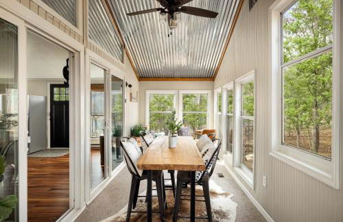 Cabin w hot tub & fire pit - Foto 1