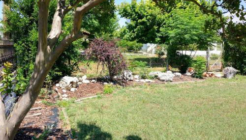 Entire villa with big garden and BBQ amenities - Foto 3