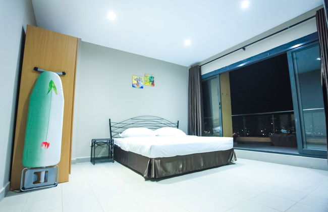 Boulevard Suites - Photo 5