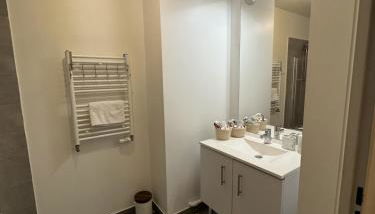 Modern and cozy Stay I Terrace and Parking I 10 min by car Orly airport I Quick access to Paris - Foto 5