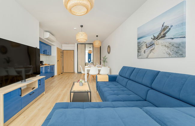 Blue Apartment With Sea View by Renters - Photo 20