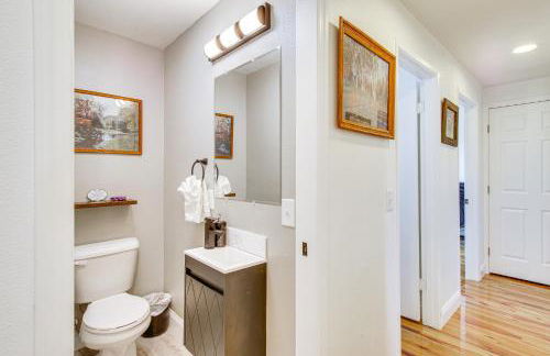 Charming Arlington Home with Hot Tub and Fenced Yard! - Foto 11