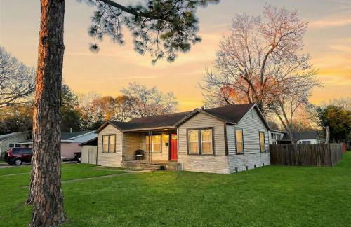 3 bedroom 1 bath WiFi Large back yard with BBQ pit - Foto 5