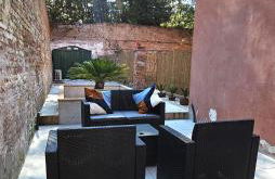 Small Villa with private Garden - Foto 1