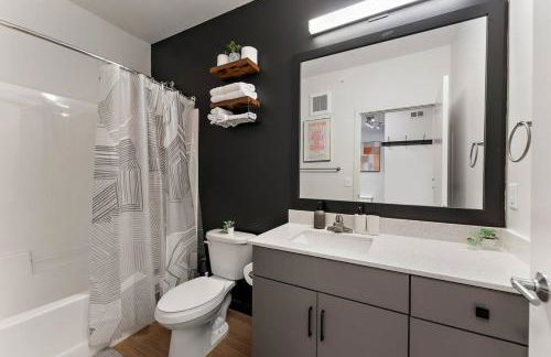 Modern Work-Friendly Gym Car FAST Wi-Fi Pets OK - Foto 13