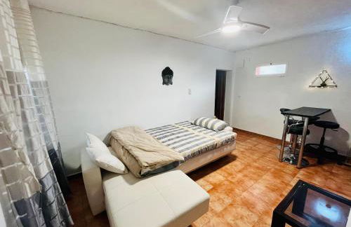 Estudio adosado acogedor con jardín, barbacoa y parking privado - Photo 11