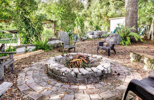 Canal-Front Retreat with Hot Tub and Dock in Tavares - Photo 25