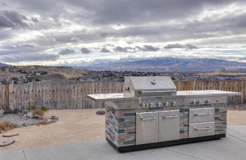 Mtn-View Haven with Hot Tub! 28 Mi to Mt Rose Ski - Foto 30