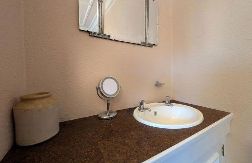 Charming 3 Bedroom Home in Jesmond - Pass the Keys - Photo 15