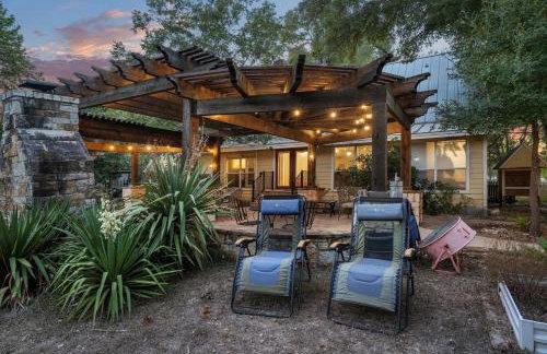 Waterfront & Pet-friendly 3-Acre Home with fire-pit - Photo 37