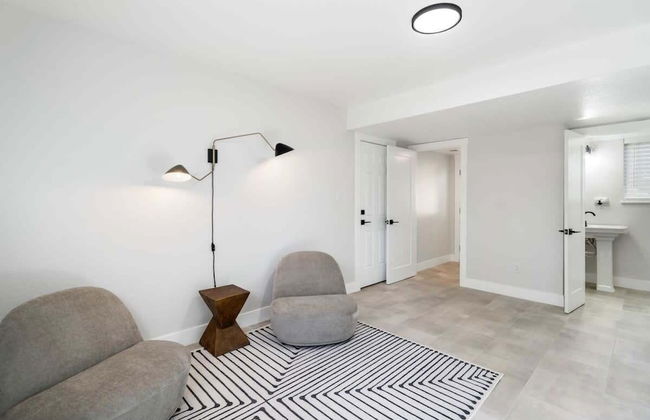 @ Marbella - Modern 4-br Retreat Chef's Kitchen - Photo 8