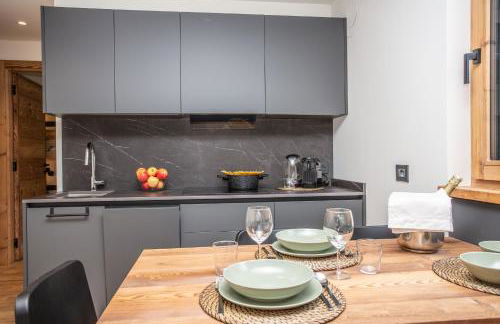 FLORA ALPINA EXPERIENCE - "Ski-to-Door" Brand New Chalet Apartments with Indoor Garage and Mountain View - Foto 39