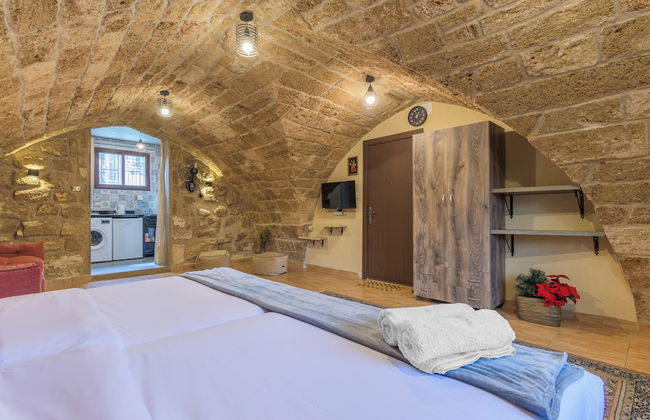 Timberwood Studio in Batroun - Photo 8