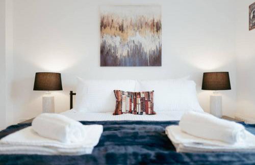 The Diickens Den - Rochester 1BR Flat - Sleeps 4 with Parking - Contractor - Friendly and Ideal for Long Stays - Foto 19