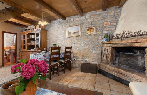 Mediterranes Steinhaus mit Privatpool, Sauna, Meerblick, Kamin, Sommerkueche - Foto 8