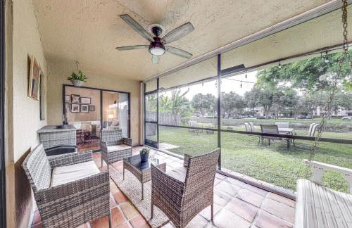 Riverfront Backyard and Grill Sunrise Family Home - Foto 2