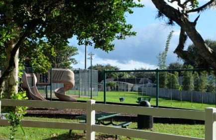 Stunning 4-bedroom Villa w/ Pool - Close to Disney Parks and Gulf Courses! - Photo 54