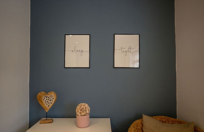 Town Street Apartment - Photo 15