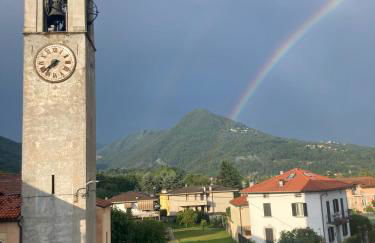 TRA MONTI E LAGO - Foto 31