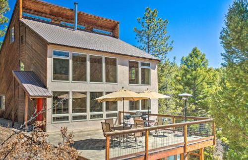 Roomy Angel Fire Home with Hot Tub, Sunroom and Views! - Foto 1