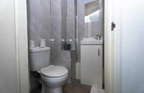 Thameside Terrace - 4Bed 3Bath near Purfleet train station - Photo 30