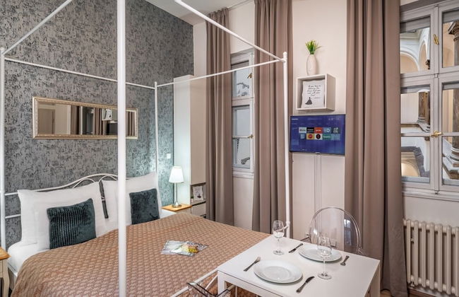 7 Tales Apartments by Adrez Living - Photo 18