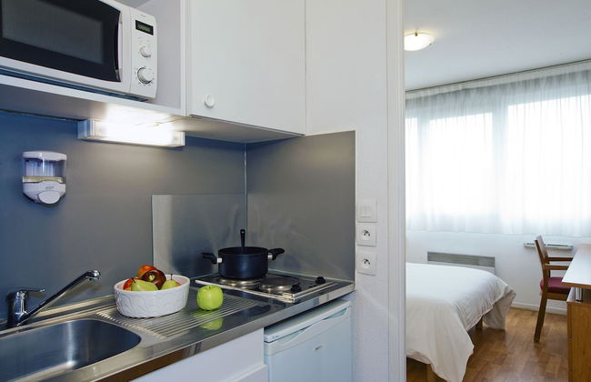 Séjours & Affaires Lyon Saint-Nicolas - Photo 12