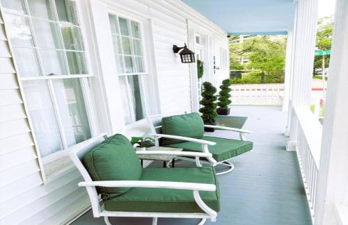 4BR Boutique Coastal Home, Walk to Beach and The Strand, Sleeps 10 - Foto 79