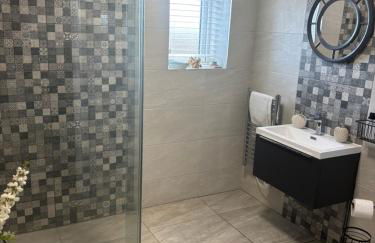 The Stables At Eastmoor Farm Large Luxury 2 Bed Cottage with Big Family Bedroom Dog Friendly Secure Gardens and Free Parking Free WiFi - Foto 9