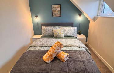 #81 Stylish Top Floor - for 2 - 10 mins to Brueton Park - " Perfect for Business Traveler and Couple - Free Parking" - Foto 7