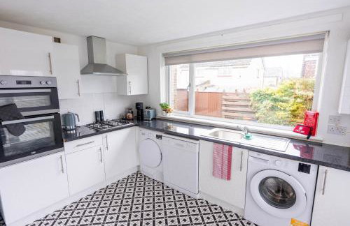 Spacious Home 10 mins to Airport & Braehead - Pass the Keys - Foto 11