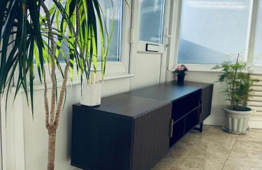 Near Station - Spacious 4-Bed Home with Parking - Foto 5