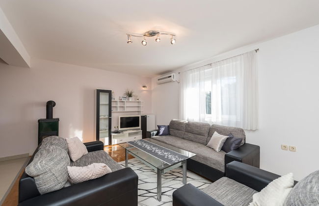 Family Friendly Pool House Ana - Foto 12