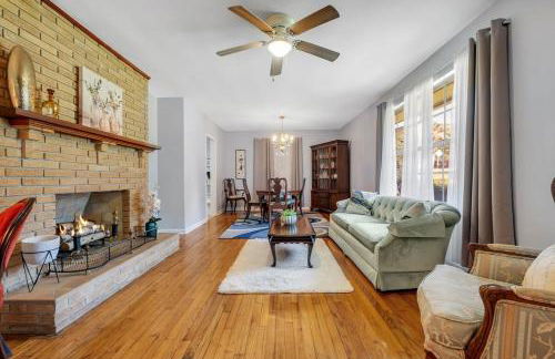 Spacious Stay Steps from FAMU Ideal for Groups - Foto 13